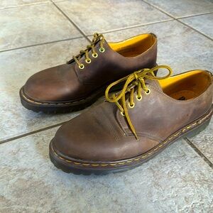Dr. Marten brown Gibson men’s Barely worn. Left heel sticking from heel insert.